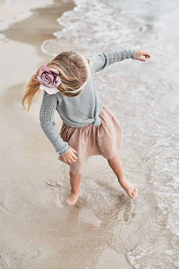 Girl's Sweater w/Lace pattern