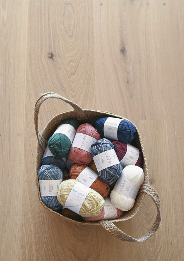 Tema 64: Socks - Sandnes Garn - Image 3
