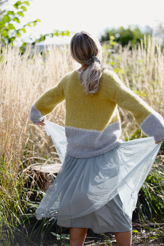 Tiril Block Cardigan with Stripes - Image 10