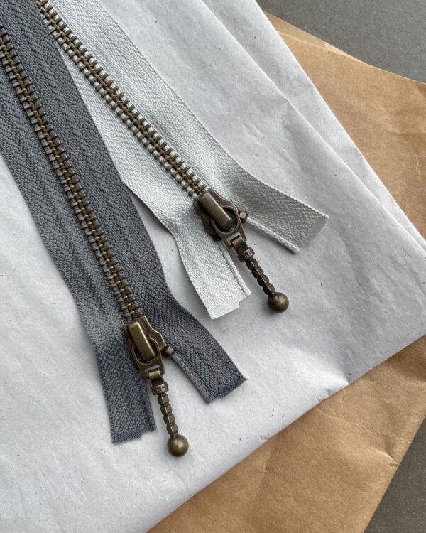 Zipper: 6mm, 45cm Antique Brass | PetiteKnit - Image 5