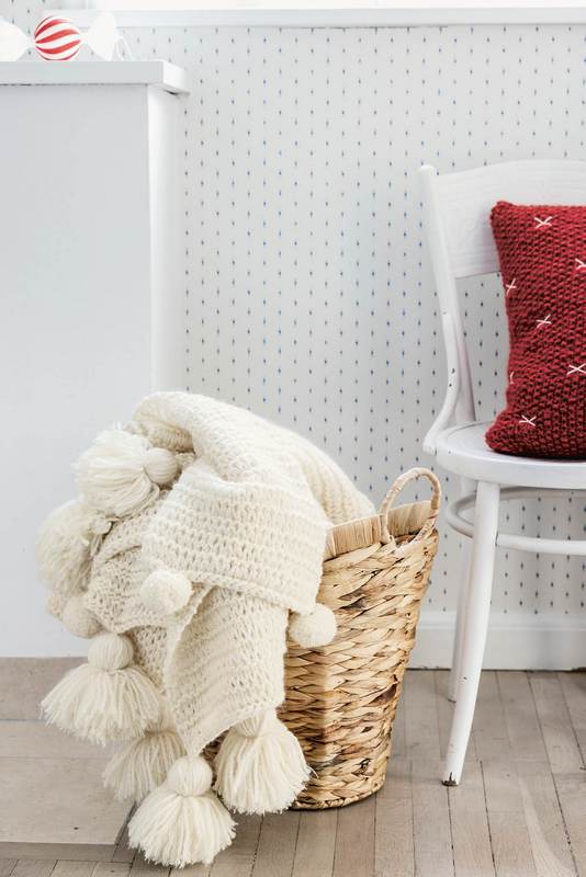 Blanket with Long Stitches