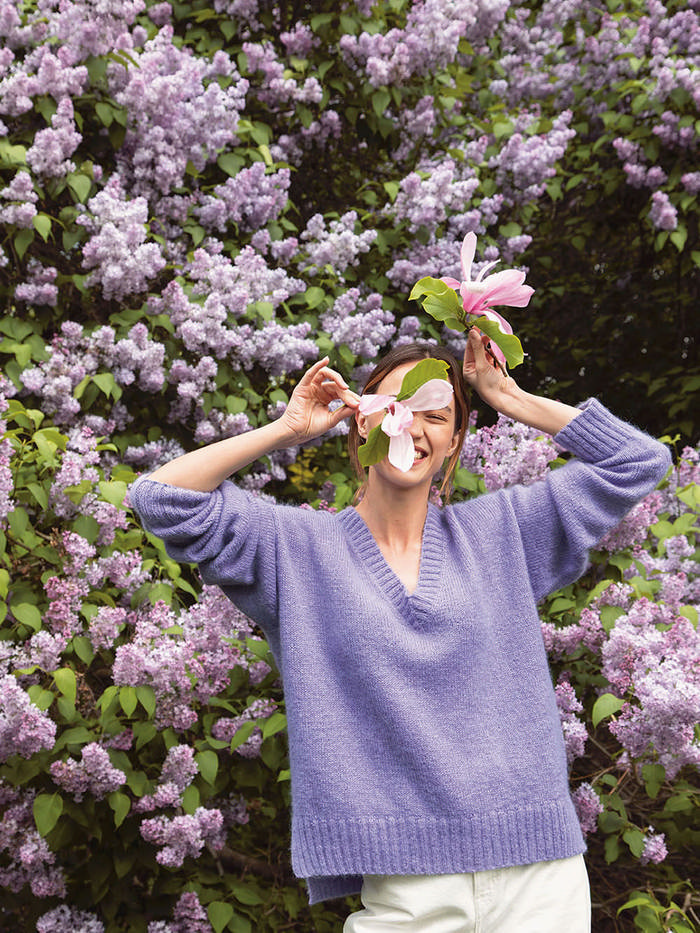 MARLEY V-NECK SWEATER (b) - 2210 - Image 4