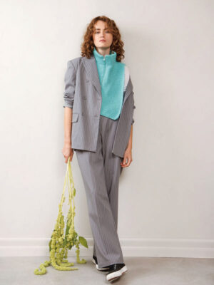 ZOE ZIPPER NECK