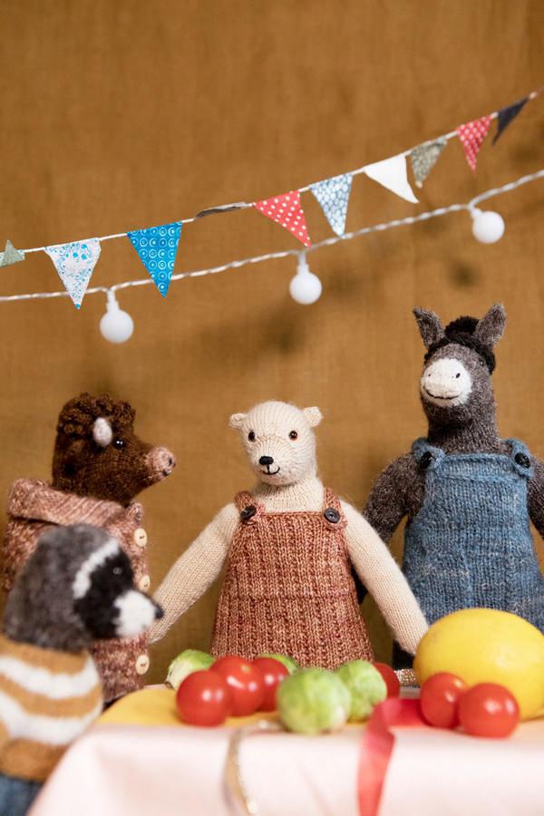 Laine Publishing: Mouche & Friends - Seamless Toys to Knit and Love - Image 5