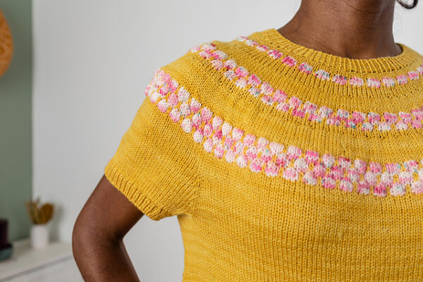 Manos del Uruguay Pop Rocks Pullover by Julia Farwell-Clay [KIT] - Image 3