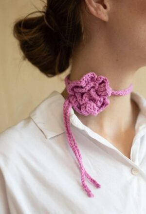 FREE CROCHET PATTERN: Rose Choker in Sandnes Garn Mandarin Petit