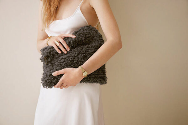 Emmy Clutch (single color; Crochet) - Image 2