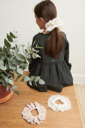 FLEUR SCRUNCHIE