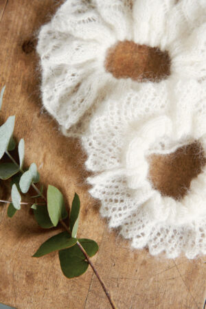 LACE SCRUNCHIE