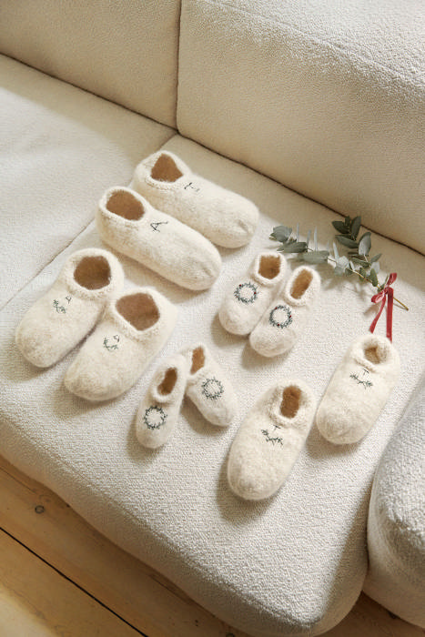CHRISTMAS SLIPPERS - Image 3