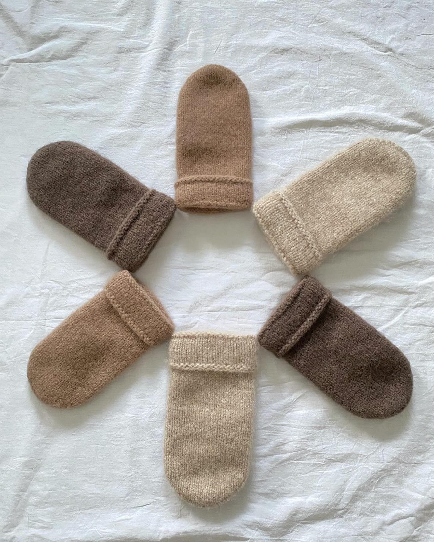 Sandnes Garn Tova Mittens (FREE) - Image 2