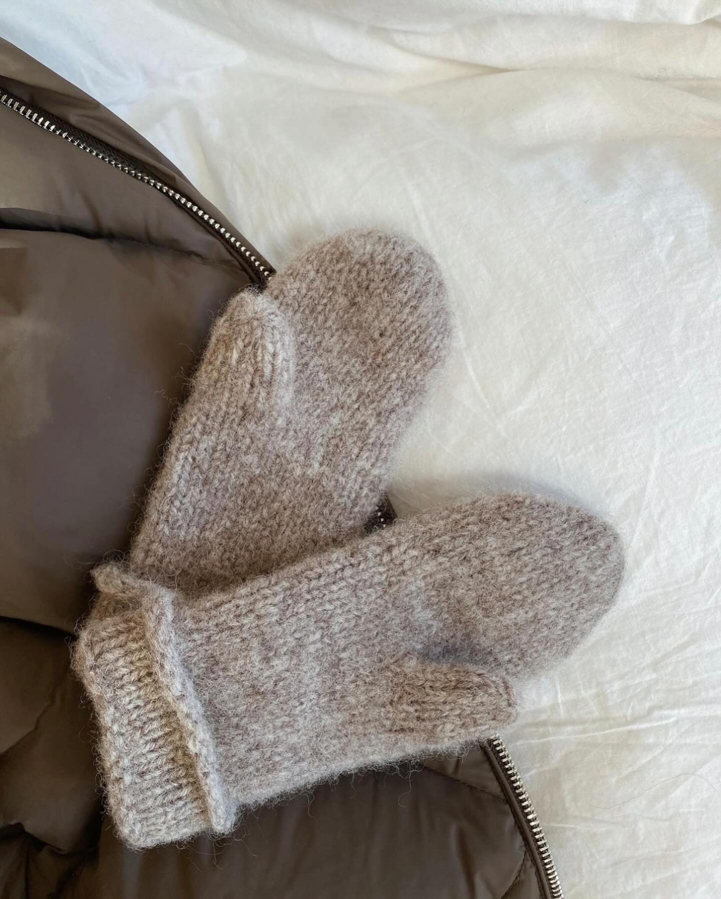 Sandnes Garn Tova Mittens (FREE) - Image 3