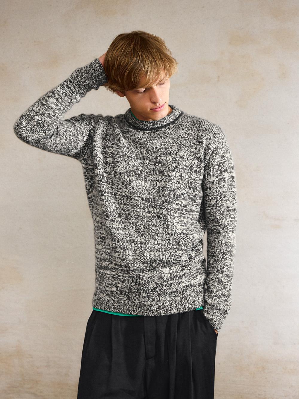 HARVEY SWEATER MAN