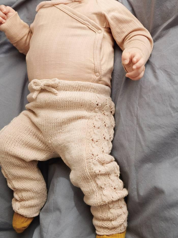 LILJA BONNET, CARDIGAN, DIAPER PANTS & TIGHTS - Image 5
